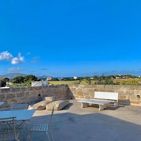Casa di campagna Camaro Favignana